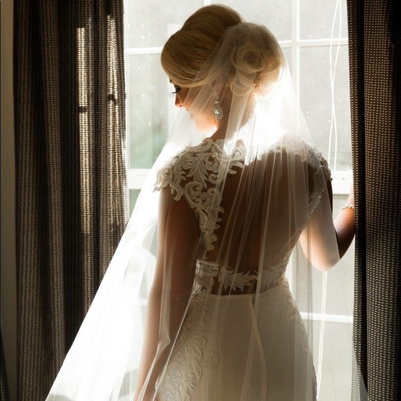 BERTA Designer Wedding Dress - Picture 3 of 5